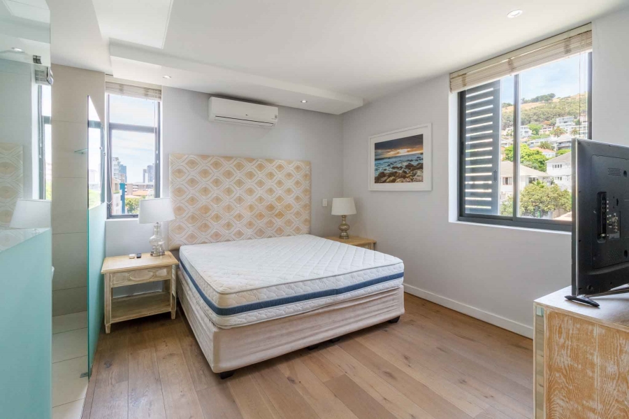 To Let 3 Bedroom Property for Rent in Green Point Western Cape